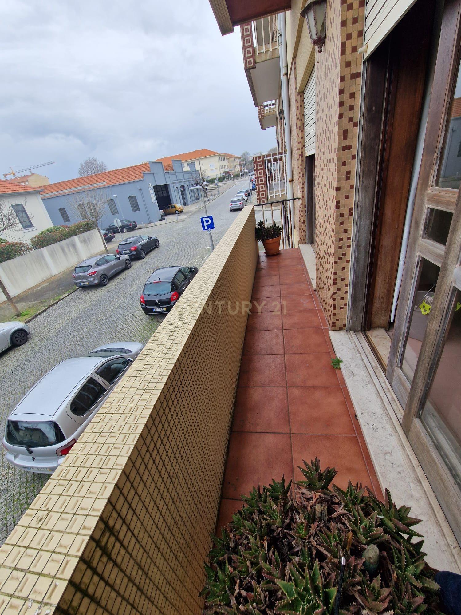Apartamento T3 em Espinho com Vista e Proximidade à Praia - Image 4